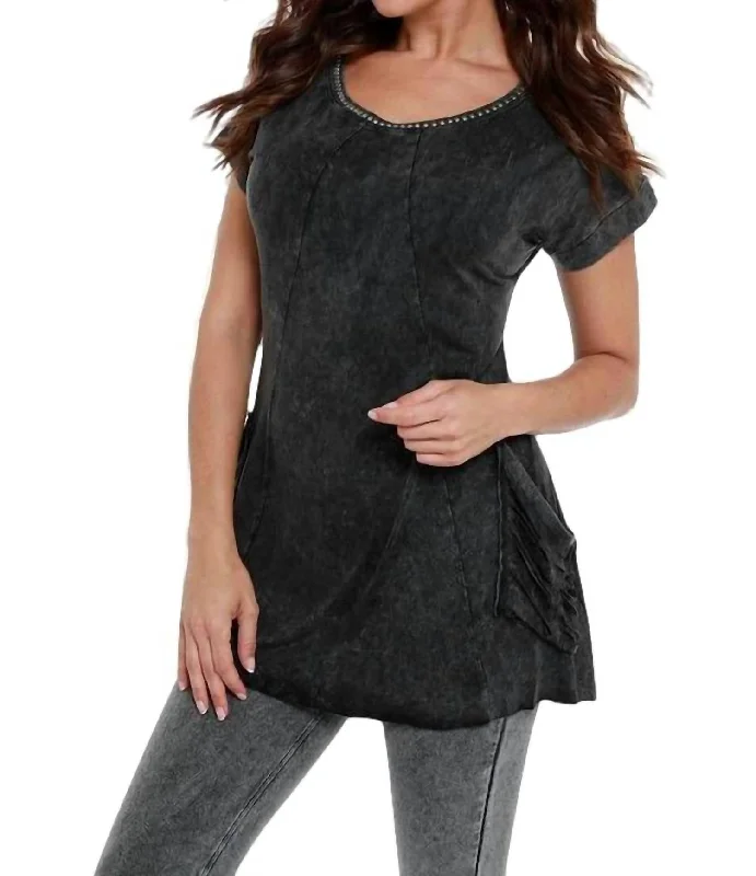 Beaded Short Sleeve Tunic In Charcoal