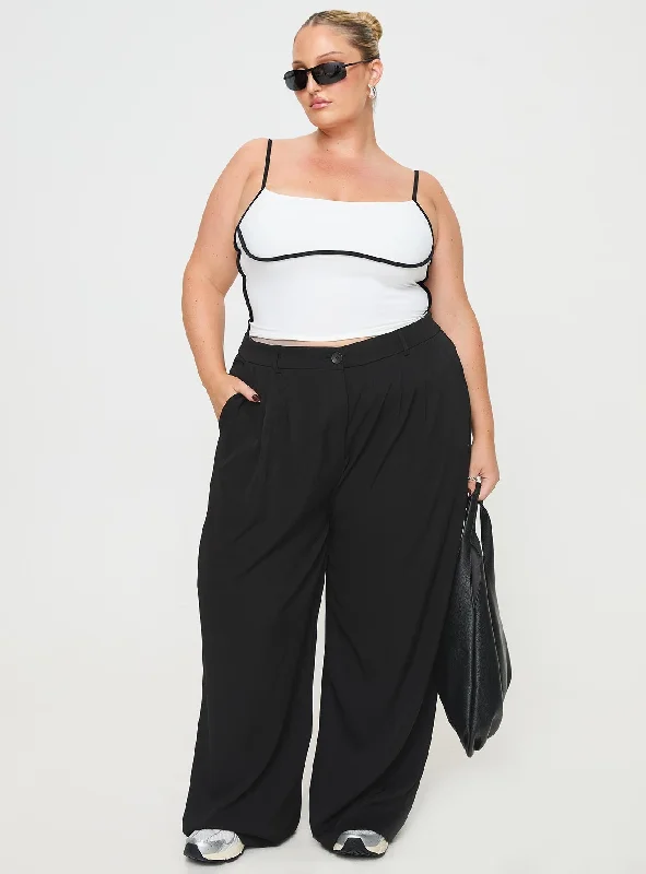 Maidenwell Contrast Top White Curve