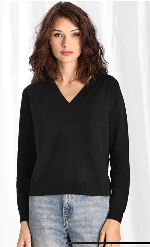 Minnie Rose Cashmere Shrunken V Neck Black