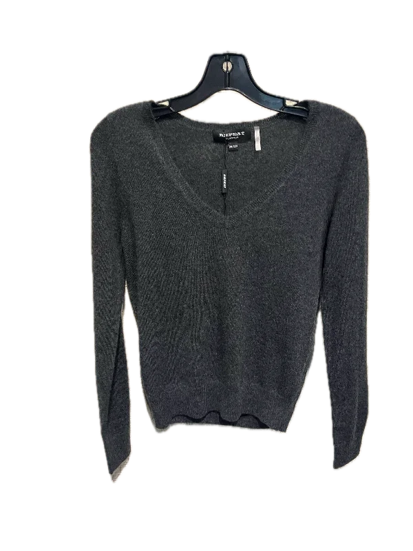 Repeat Cashmere Classic V-neck Sweater