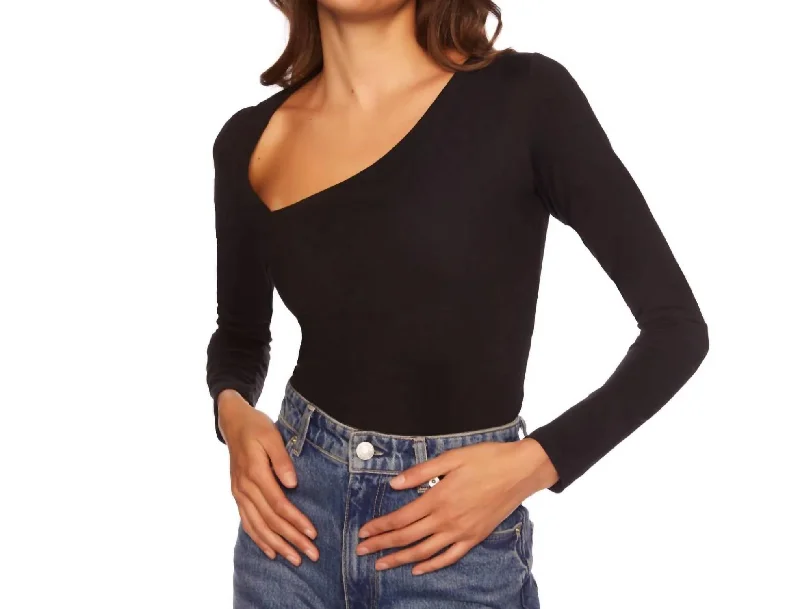 Diagonal Top In Black